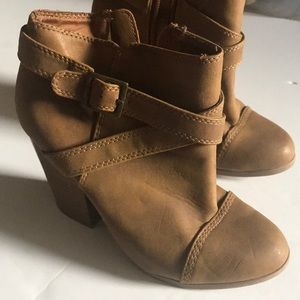 LC Lauren Conrad tan wedge boots